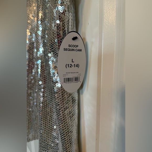 NWT SCOOP Silver Sequin Cami Top SZ L 12/24 Double V Neck Spaghetti Straps - Picture 3 of 10